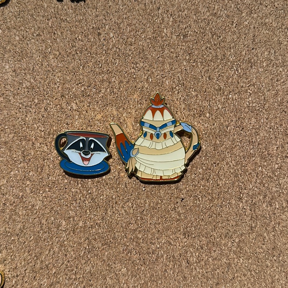 Disney princess blind box pin Pocahontas teapot set 2pk no box